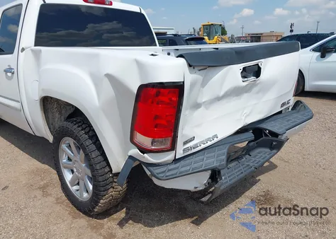 2009 GMC Sierra 1500 Denali z USA, uszkodzony, nr VIN 3GTEK032X9G264476